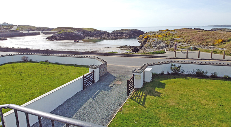 x trearddur bay